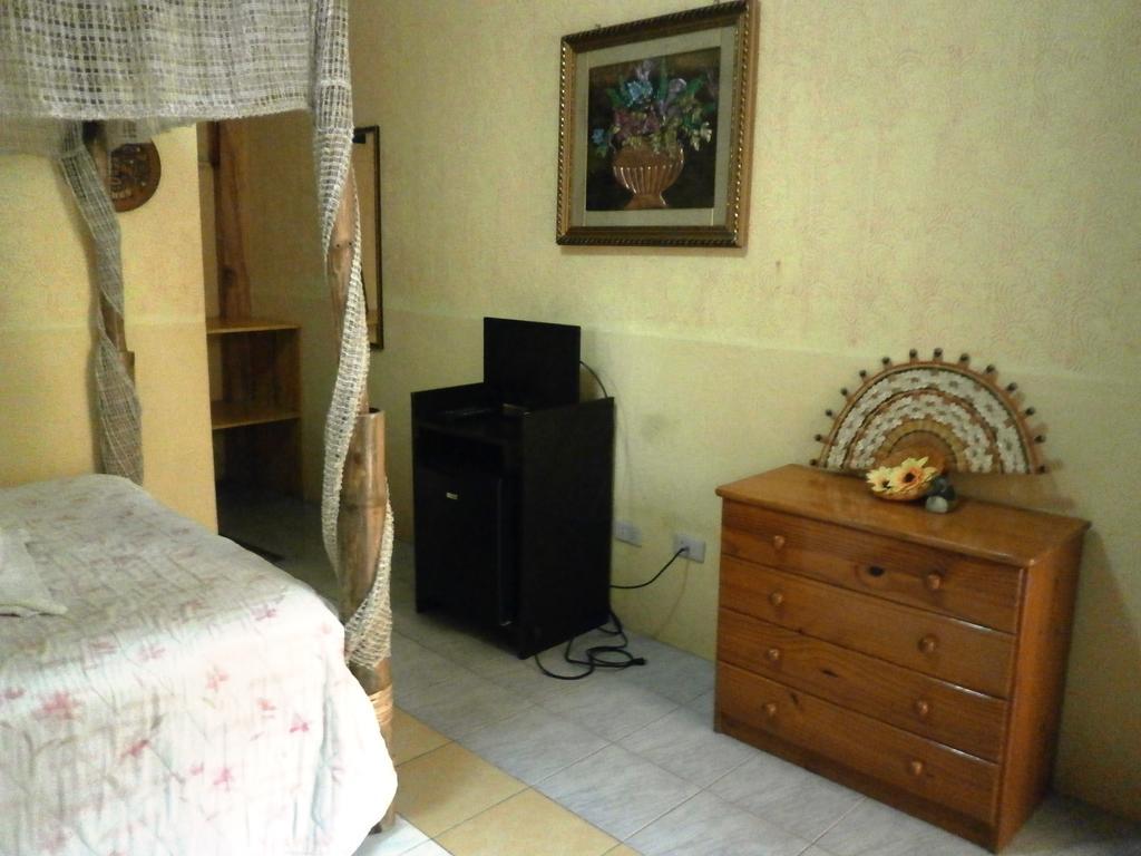 La Isla Bonita Resort And Spa Manoc-Manoc Номер фото